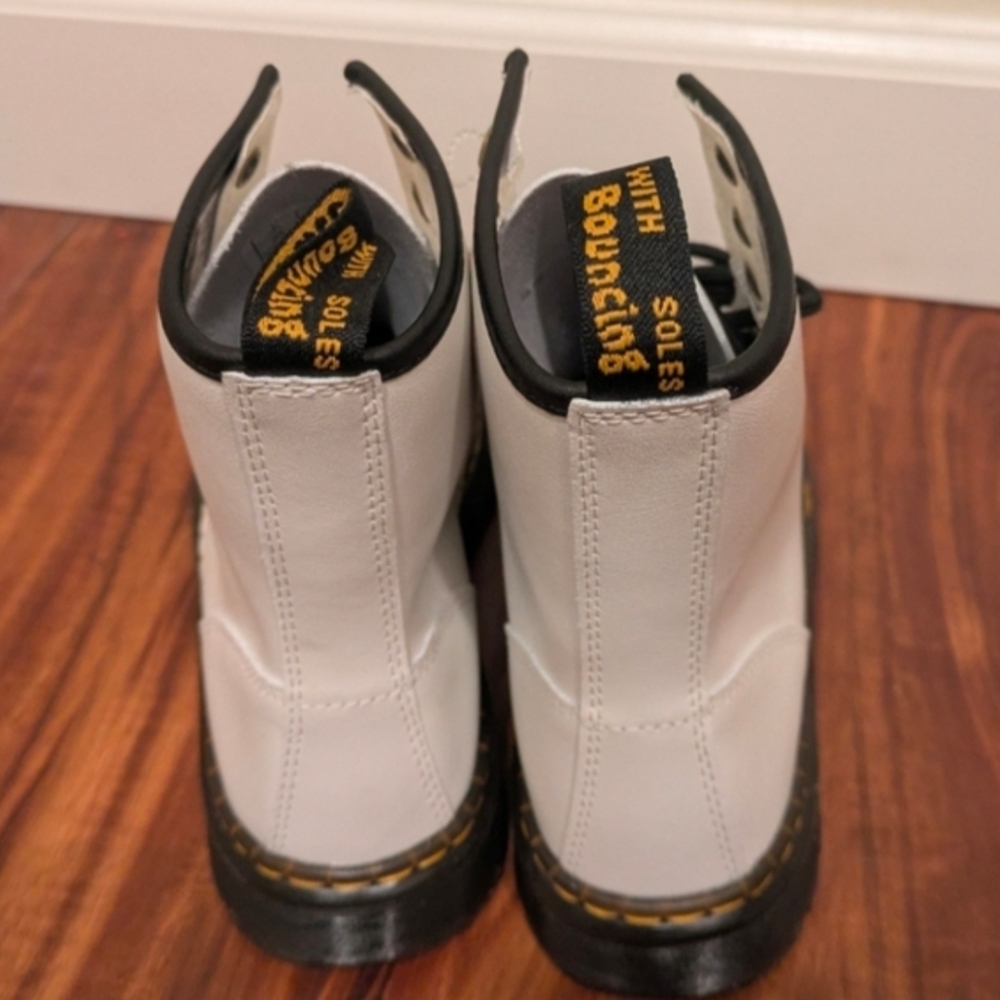 Dr. Martens Womens US 7 Zavala White Patent Leather 8 Eye Combat Boots 032026 - Picture 4 of 7